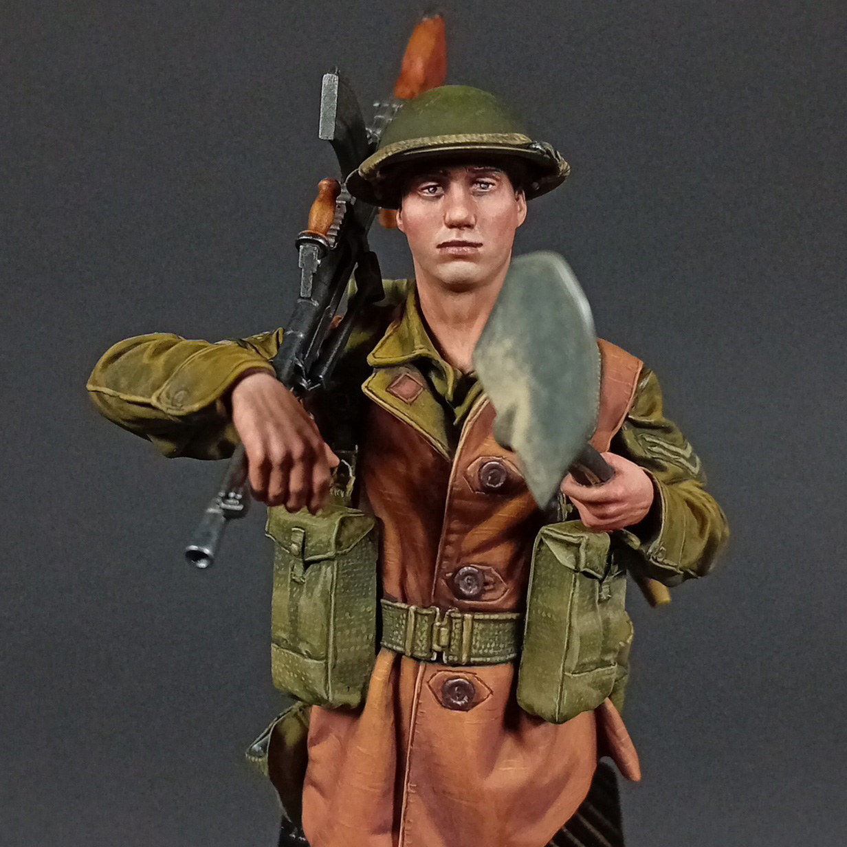 Commonwealth Bren Gunner