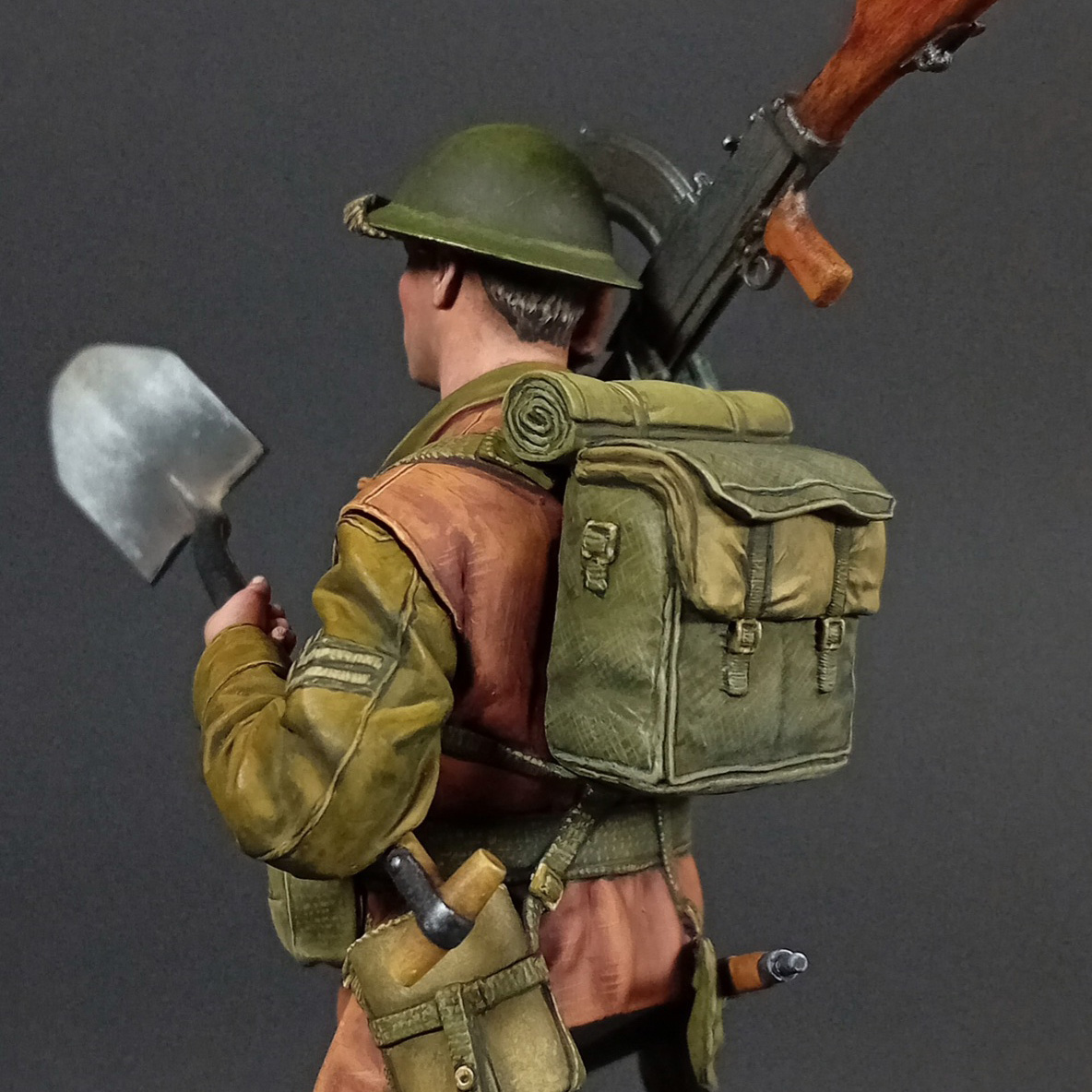 Commonwealth Bren Gunner